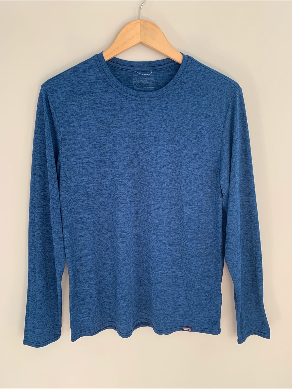 Patagonia Men’s Capilene Cool Daily Shirt Long Sleeve Crew Neck Blue Medium